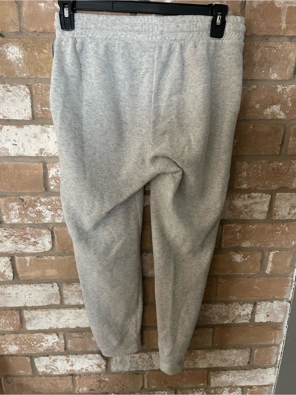 Rae Dunn Light Gray Women’s Fleece Joggers. Size Medium.